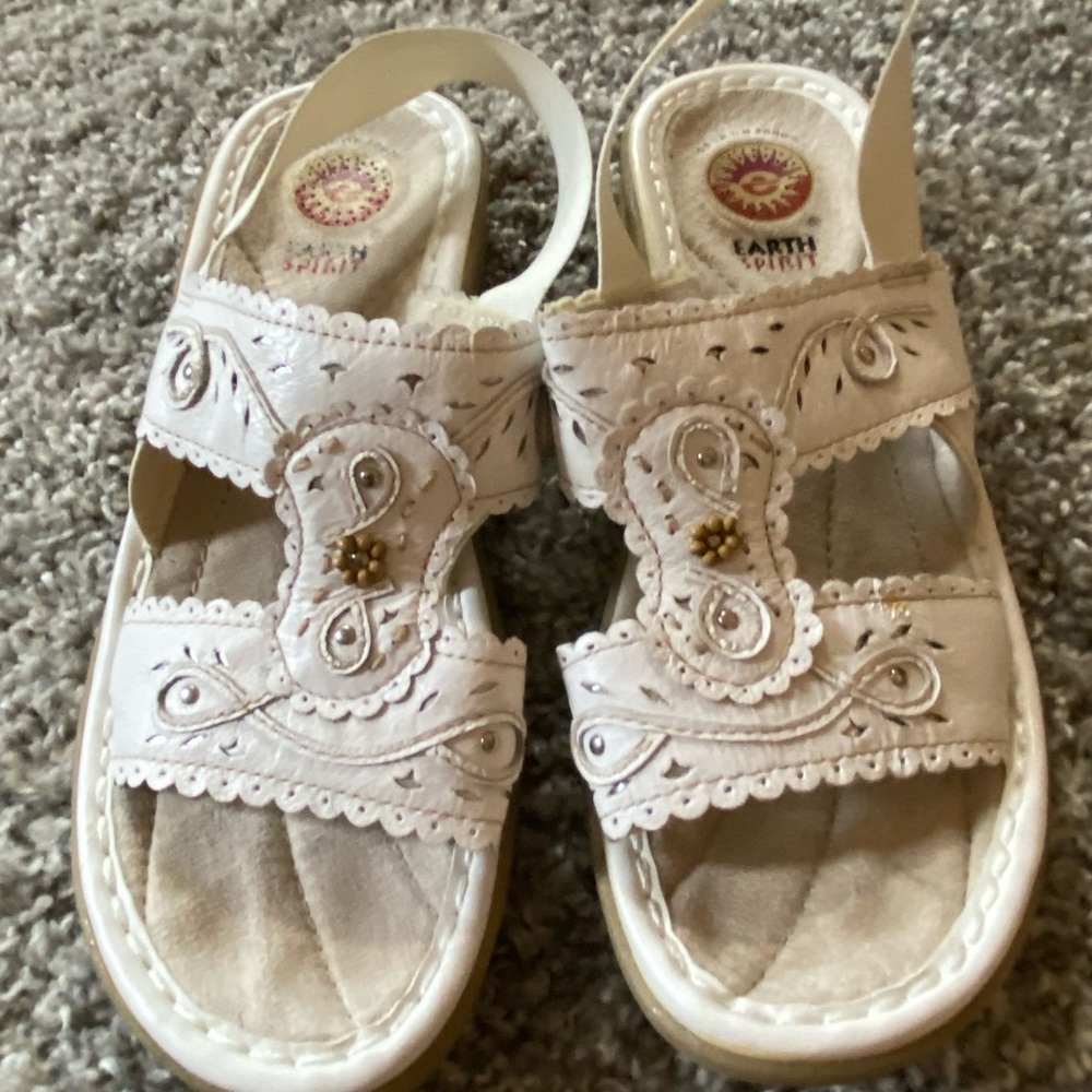 Earth Spirit White Comfortable Sandals
